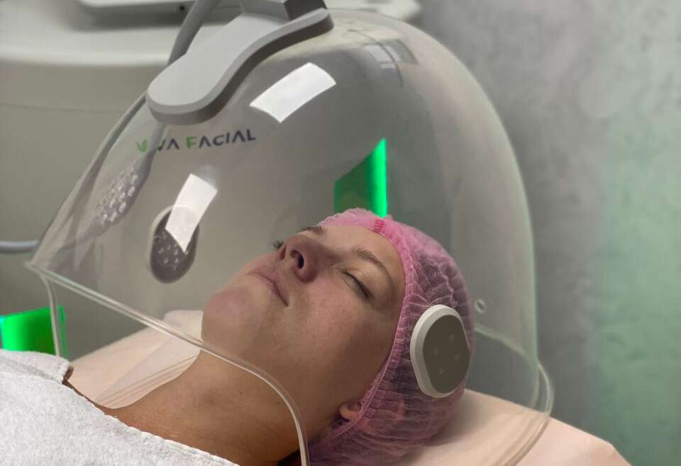 Oxylevate: oxygen therapy for face and neck
